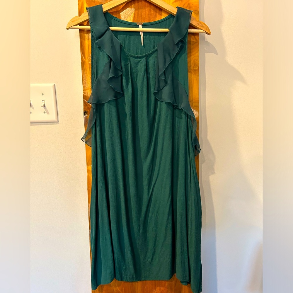 Free People Emerald Green Gauzy Dress With Pockets Fits Size 8/10